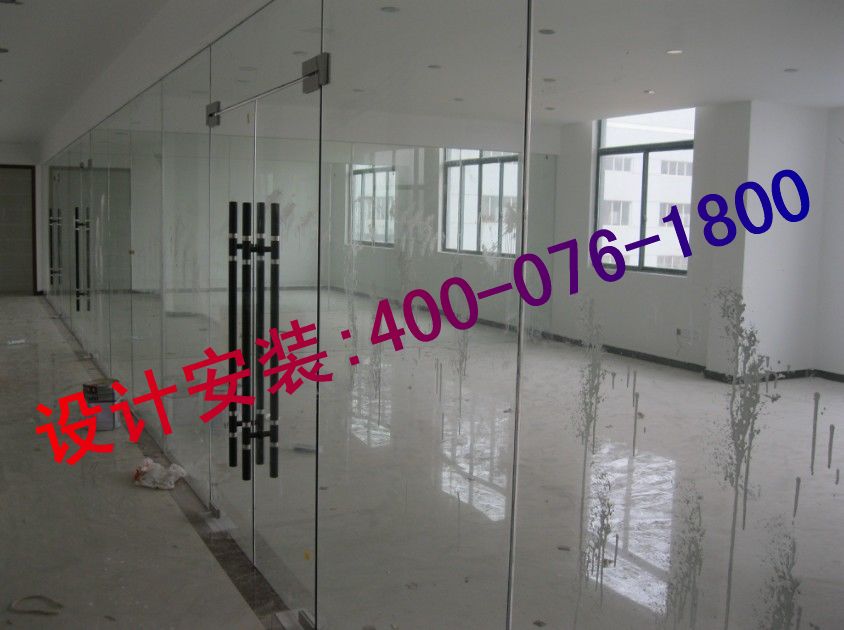 门业图片-厂房办公玻璃隔断宜兴玻璃隔断 宜兴厂房玻璃隔断 宜兴办公室玻璃隔断 宜兴橱窗玻璃12mm图片