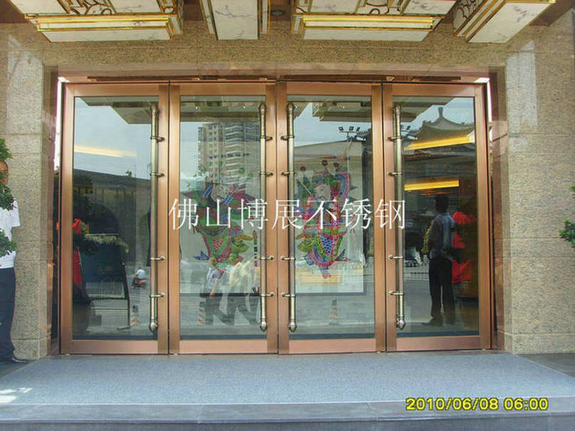 门业图片-不锈钢酒店大门电镀玫瑰金大门、拉丝玫瑰金不锈钢大门可按客户要求定制图片
