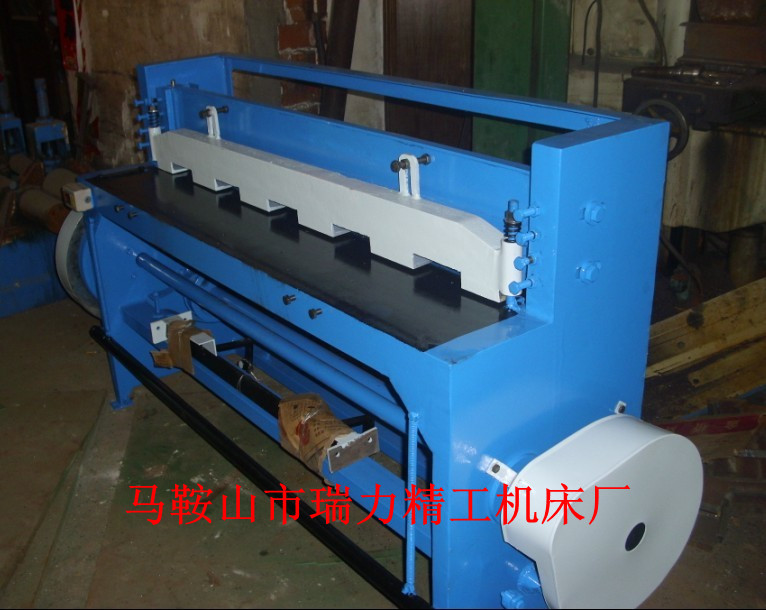 门业图片-电动式剪板机电动式剪板机，机械剪板机厂家Q11-1.5*1300图片