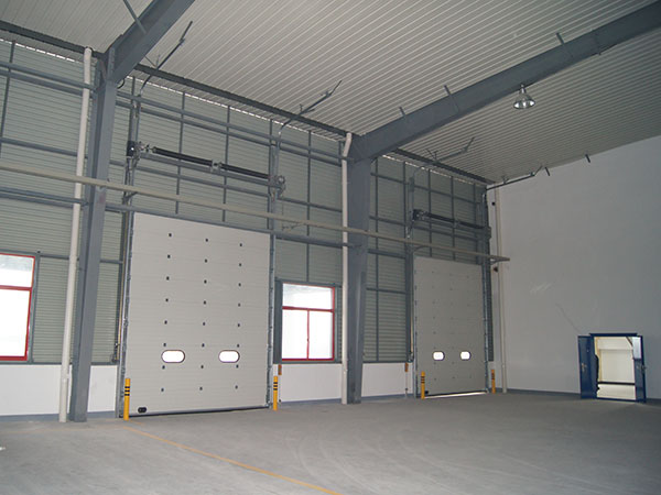 门业图片-提升门浙江工业提升门滑升门厂商浙江启门科技提升门图片