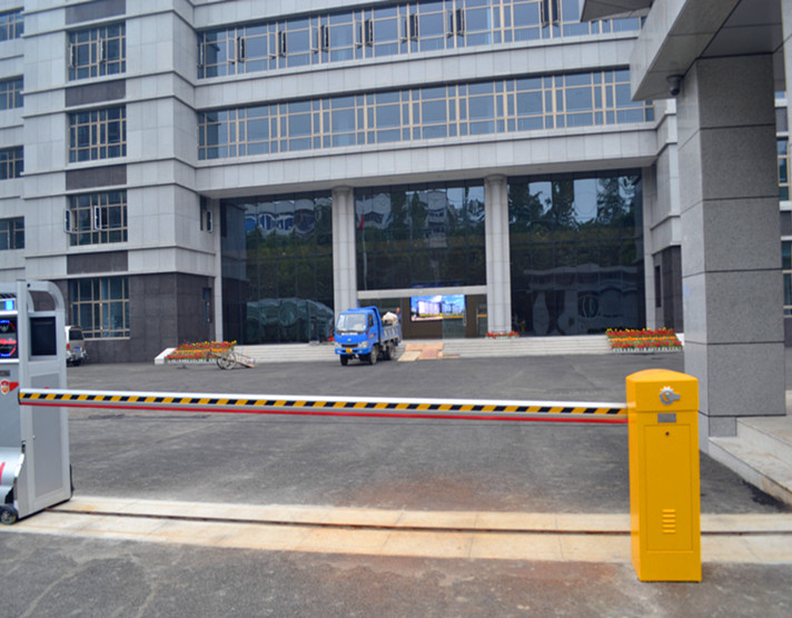 门业图片-停车场管理系统湖北电动道闸/自动挡车器/直杆道闸厂家直销按需定制图片