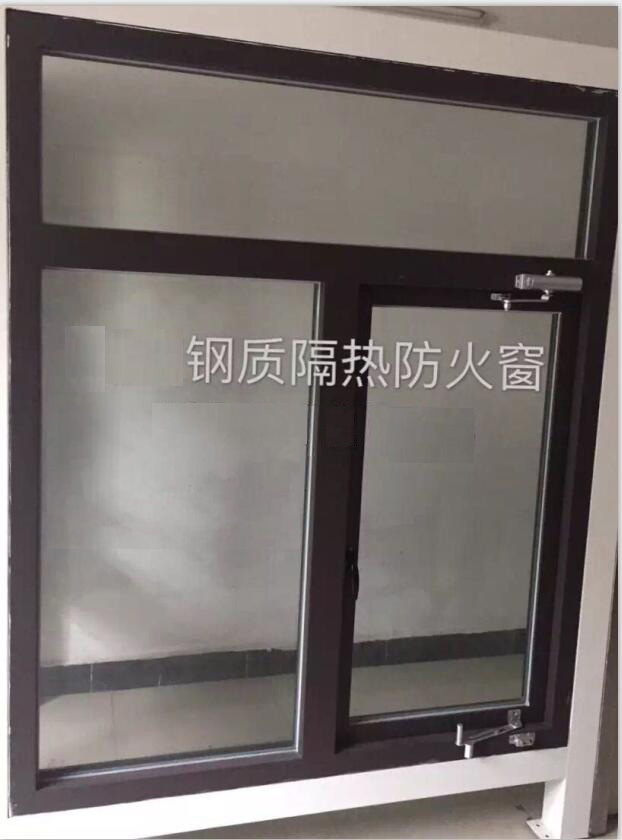 门业图片-大连防火门防火窗更是获得了3C 认证，品质值得保证乙级防火门1500*2100图片