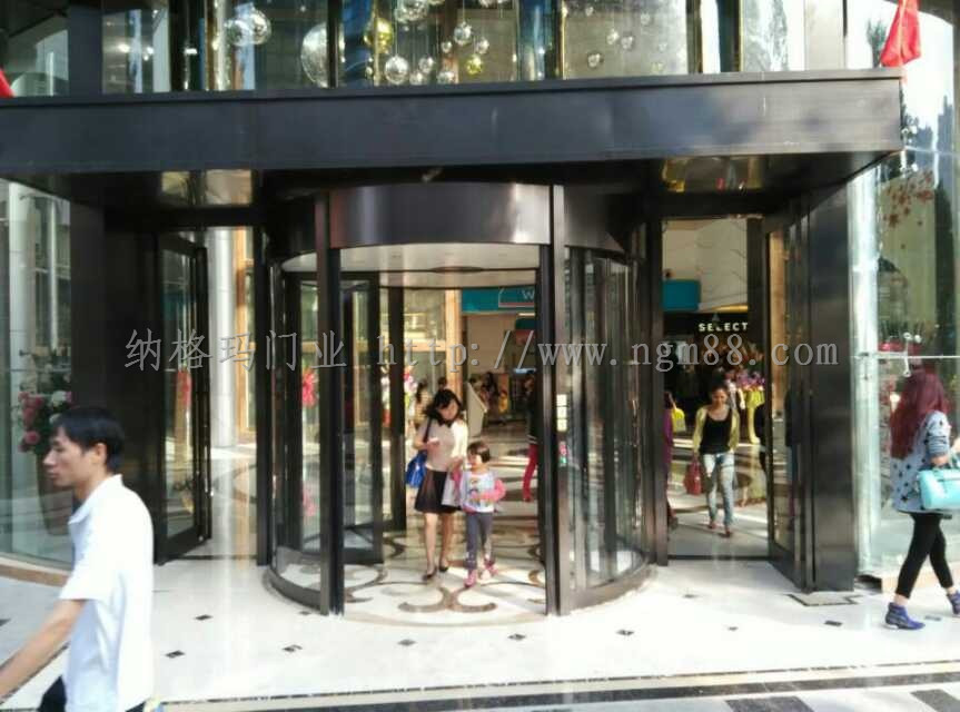 门业图片-三/四翼旋转门云南安装旋转玻璃门的厂家，云南制作酒店旋转大门公司ngm-02图片