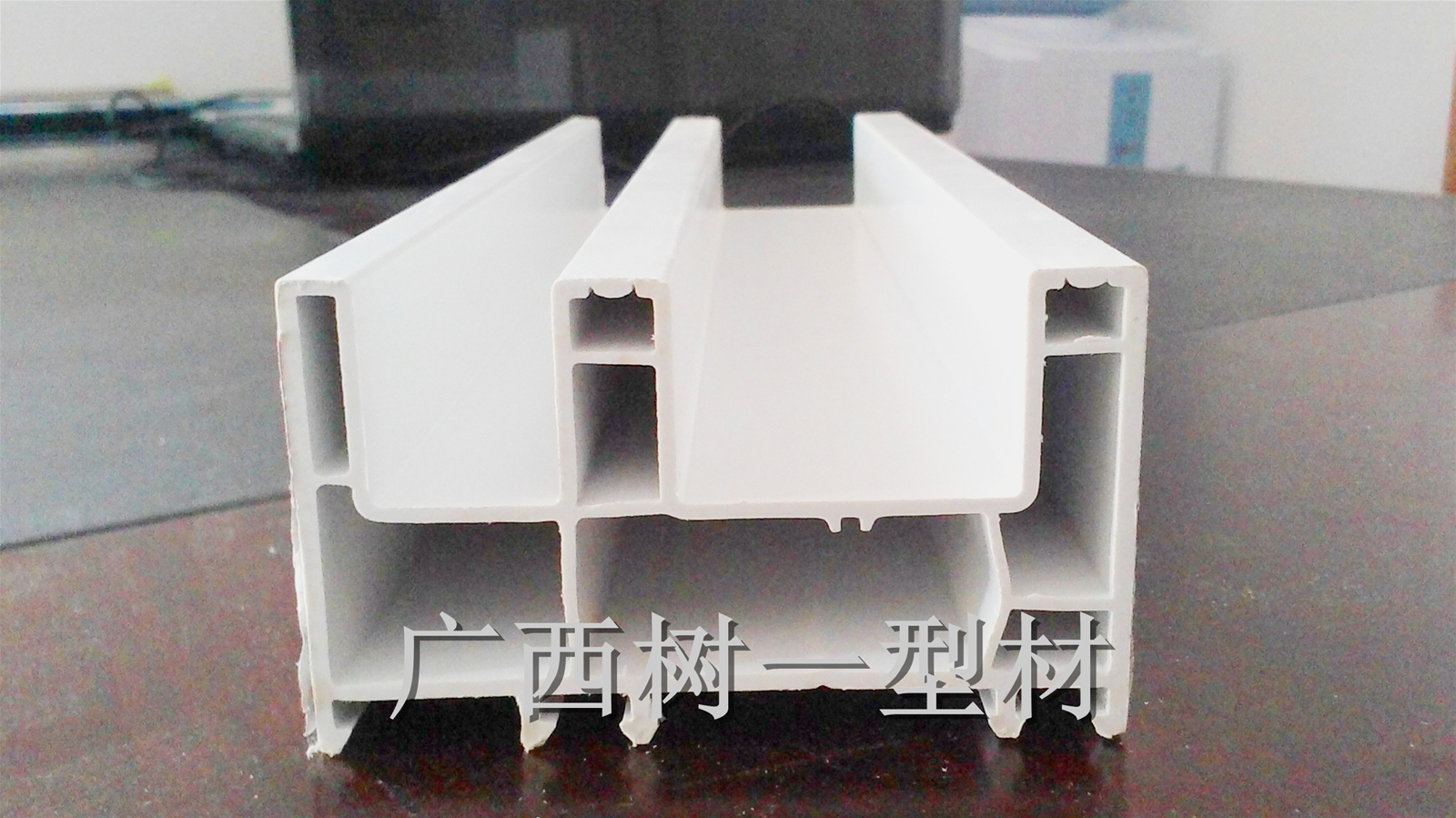 门业图片-80推拉系列供应北海pvc平开窗系列型材80推拉扇  型号SY-SF52  规格0.633 Kg/m  3.798 Kg/支图片