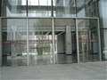 门业图片-静海制作安装感应玻璃门 天津安装办公玻璃门优质材料100图片